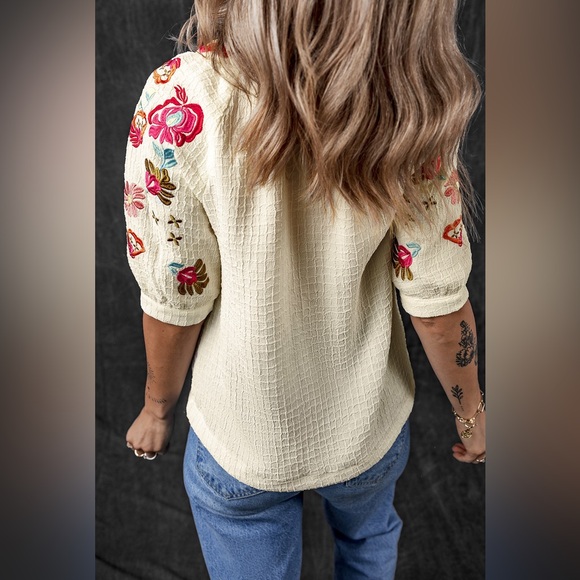 Beige Floral Embroidered Ricrac Puff Sleeve
Textured Blouse Bohemian Top - Picture 8 of 15